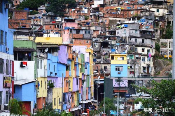 巴西：貧民窟被黑幫控制，為何裡面的人卻倍感“幸福”？
