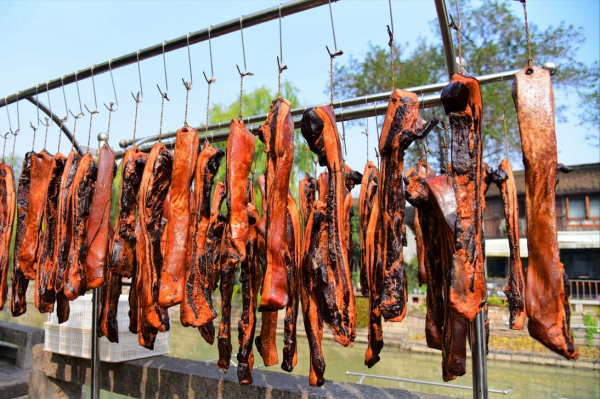 大雪過後要“醃肉”，教你醃醬油肉，比臘肉省事，吃到過年都不煩