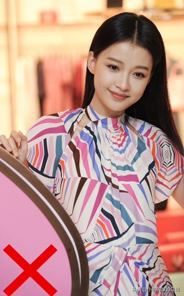 女生不管什麼身材，穿T恤記住“4不要”，顯胖還顯矮，很沒氣質