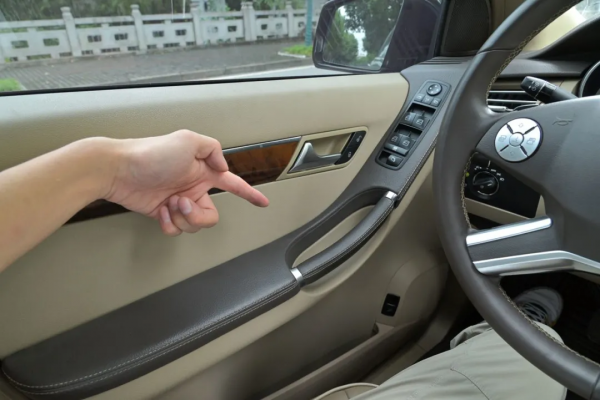 6缸6座的賓士R350L,輕鬆勝任多人出行 6缸6座的賓士R350L,輕鬆勝任多人出行