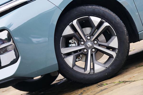 體驗寶駿Valli後我好想做回年輕人 想要的一切它都有了