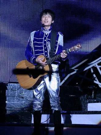 14年前，那個用才華打敗資本黑幕的陳楚生，才是永遠的神