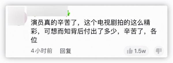 女演員沙漠拍戲遇意外！跌落流沙中被迅速淹沒，僅露頭部情緒崩潰
