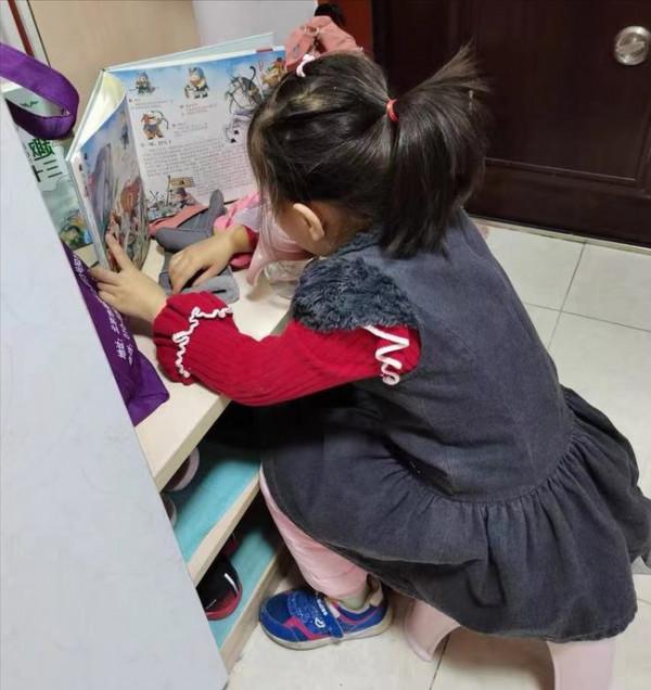 雙胞胎從小被分開養，上學之後差距大，一個是學霸，一個是學渣