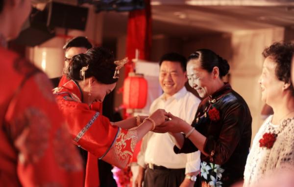 爸爸在兒子婚禮上的發言:正確婚姻觀下的三代家庭,到底有多爽 爸爸在兒子婚禮上的發言:正確婚姻觀下的三代家庭,到底有多爽