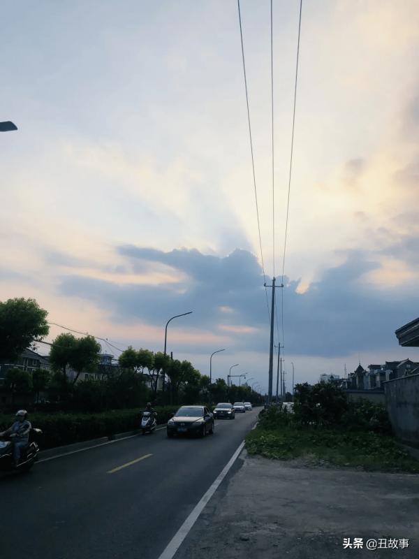 女兒剛出生就患了怪病，不吃不喝，長大後又吃到停不下來