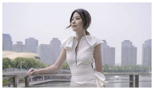 短髮的陳慧琳真好看！這樣的穿搭至少“減齡”10歲