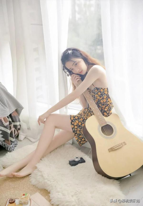 徐璐驚豔美圖,膚白有氣質,笑容甜美心動的感覺 徐璐驚豔美圖,膚白有氣質,笑容甜美心動的感覺