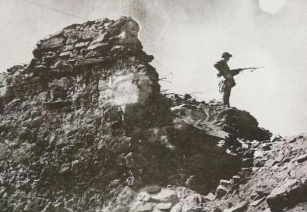 黃粟碰撞：黃伯韜死命糾纏粟裕3年，最終兵敗華野被流彈擊中斃命