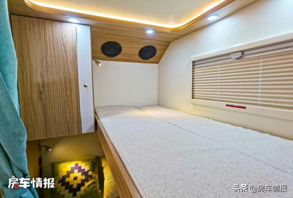 福特新全順房車,小頂設計透過性好,空間不錯適合一家3口人住 福特新全順房車,小頂設計透過性好,空間不錯適合一家3口人住