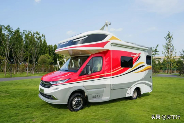 宇通新車重磅釋出：廊橋式線條，臉譜式配色，內有星空頂