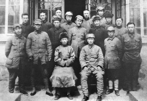 兩次救內蒙古於水火,一人瓦解“共和國”,烏蘭夫將軍真勇將也 兩次救內蒙古於水火,一人瓦解“共和國”,烏蘭夫將軍真勇將也