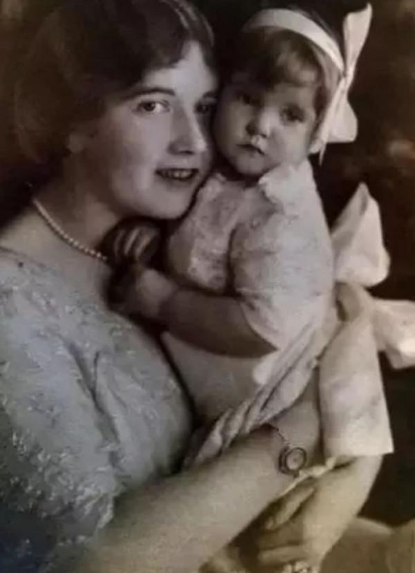 悲催的富婆:身家10億,離婚7次支付6次分手費,死後僅剩3500塊 悲催的富婆:身家10億,離婚7次支付6次分手費,死後僅剩3500塊