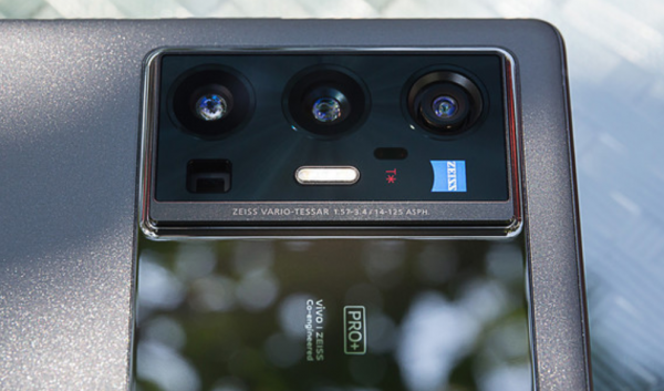 安卓手機越來越貴，大家都去買iPhone了？蘋果也無法一步絕塵