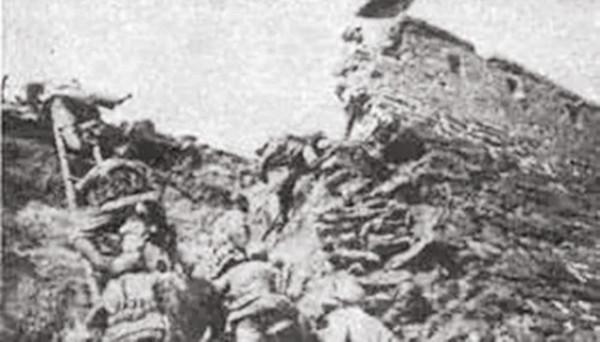 一座縣城許世友打了16天沒攻下來,一小班長出了個主意收奇效 一座縣城許世友打了16天沒攻下來,一小班長出了個主意收奇效