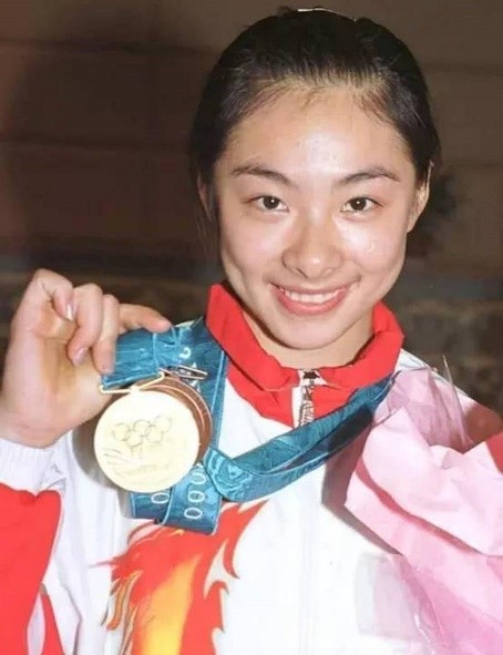 劉璇：21歲摘得奧運金牌，36歲下嫁富二代，41歲有兒有女身家過億