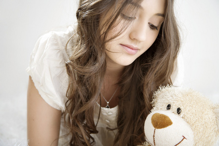 乾淨的臉還是很重要的,遮瑕膏的作用你都用對地方了嗎? 乾淨的臉還是很重要的,遮瑕膏的作用你都用對地方了嗎?