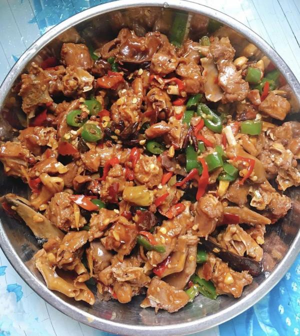 喜歡吃辣的親們看過來，啤酒鴨，一道超級好吃又下飯的靈魂菜