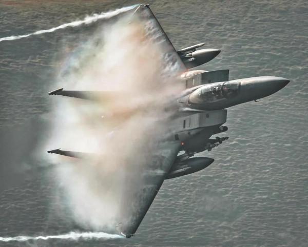 軍事風桌布(第十四期)——空中支援