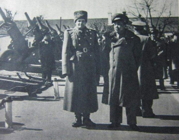 1955年，解放軍獲4門180毫米岸防炮，一發炮彈頂幾十人一年的口糧