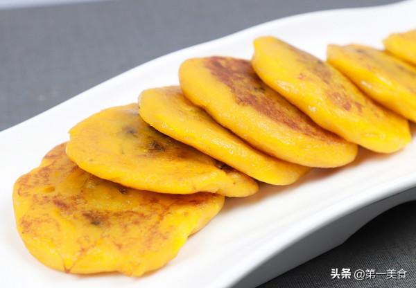 南瓜和紫薯別再蒸了，學會這個南瓜紫薯餅，軟糯香甜，家人都愛吃