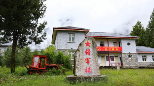 好傢伙，這條鮮為人知的路集合了所有藏地美景