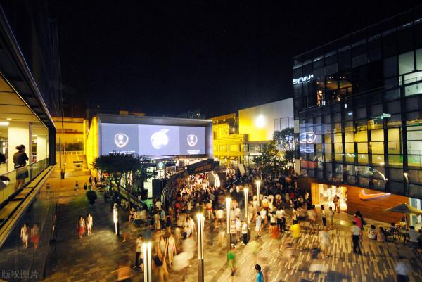 中國人被老外嘲笑：跟非洲人一樣窮，把泥塊當飯吃，品嚐完後悔了