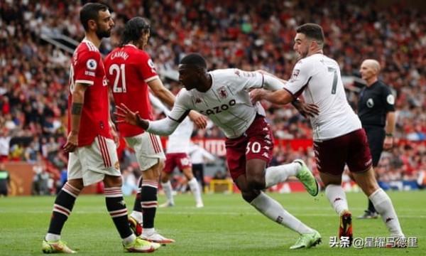 不滿聯賽首敗？曝C羅猛擊角旗杆洩憤！未獲絕平點球主罰權引爭議