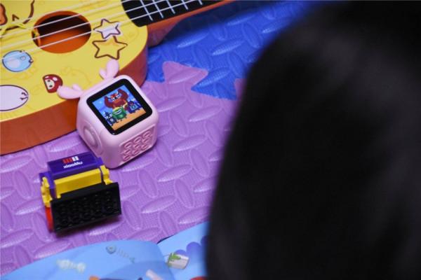 不做填鴨式教育，魔粒小木比傳統玩具更益智