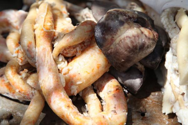 新疆美食太怪了!面肺子、米腸子、烤包子、油塔子、拉條子...... 新疆美食太怪了!面肺子、米腸子、烤包子、油塔子、拉條子......