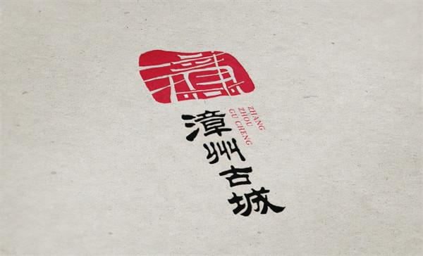 老農在自家菜園發現古石碑，考古學家研究後說：敢問祖上何人？