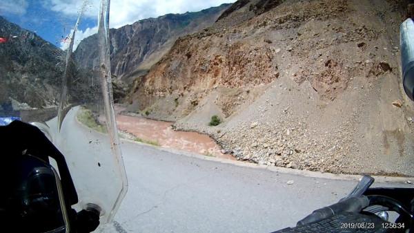 摩旅西藏-七十二拐再次倒車-八宿（海拔3200）