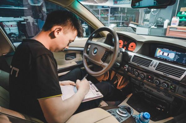 「兼修內外」整備一臺08年的寶馬730LI,重覽那年登陸的絕塵風華 「兼修內外」整備一臺08年的寶馬730LI,重覽那年登陸的絕塵風華