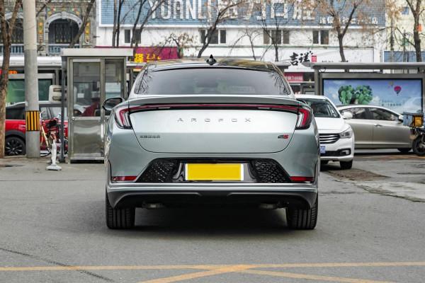 北汽放“大招”了，零百加速3.5秒，最高續航708km，軸距2915mm