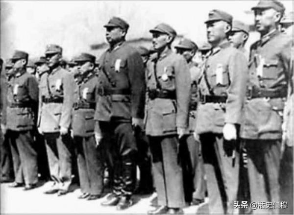 “猛虎”朱再明：騎馬用機槍打下日軍飛機，單挑日軍大佐將其斬首