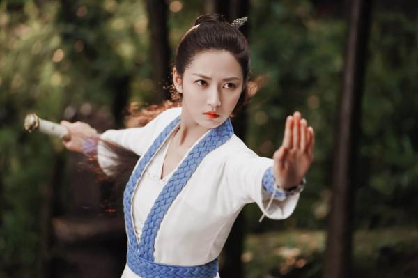 李易峰《鏡雙城》pk任嘉倫《馭鮫記》，後者各方面都完勝