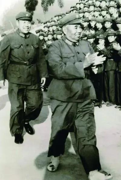 對越還擊戰，鄧小平為什麼不用自己手下得力戰將陳再道上戰場呢？