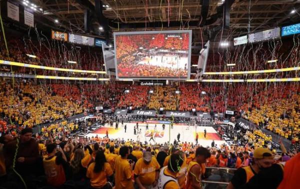 NBA六大魔鬼主場：紅衣主教在地板上做手腳，一隊讓禪師戴上耳塞