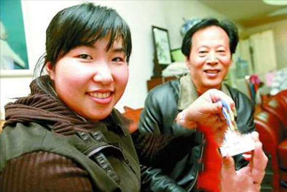 售賣金牌,靠70歲母親拾荒為生,切除大腸,他們退役後生活太艱難 售賣金牌,靠70歲母親拾荒為生,切除大腸,他們退役後生活太艱難