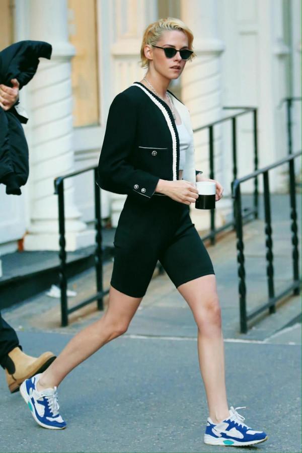 小K與女友終成定局！被求婚後女人味更足，與黛安娜相似度驚人