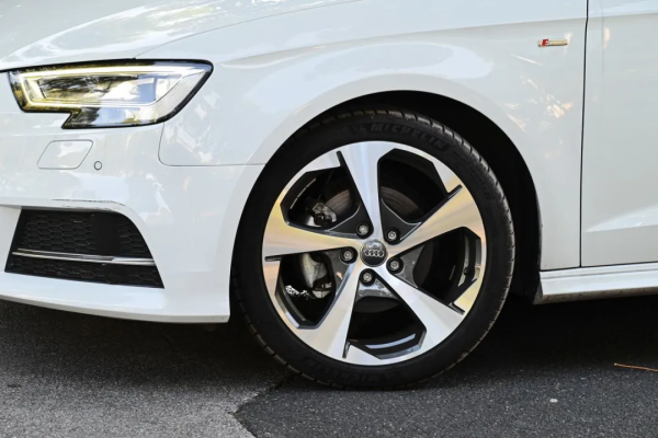 14萬不到買奧迪掀背A3,顏值品牌雙豐收 14萬不到買奧迪掀背A3,顏值品牌雙豐收