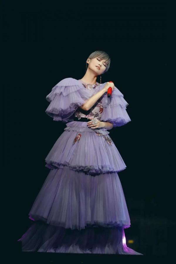 歌神李宇春：滿園“春”色關不住，萬紫千紅總是“春”