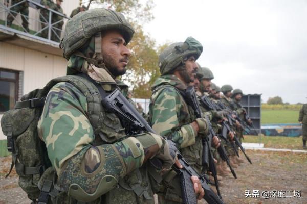 236輛國產重炮浩浩蕩蕩運出,將壓制印軍大炮!打不過巴鐵不會買 236輛國產重炮浩浩蕩蕩運出,將壓制印軍大炮!打不過巴鐵不會買