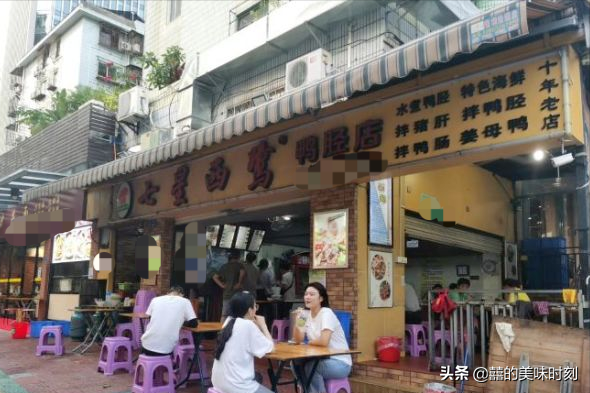 福建大哥太豪橫，16年只賣10道菜，四五十張桌子不搶吃不上