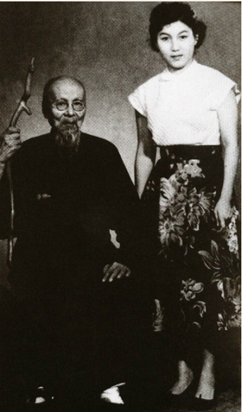 新鳳霞逝世十年後，兒子吳歡回憶稱：周總理也曾誇我媽漂亮