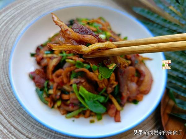湘菜最有名的家常小炒，堪稱下飯菜的“天花板”，鹹香開胃真好吃