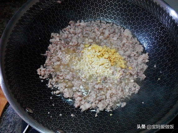 香菇肉醬:拌麵夾餅,真心美味,多做些放冰箱,真心方便 香菇肉醬:拌麵夾餅,真心美味,多做些放冰箱,真心方便