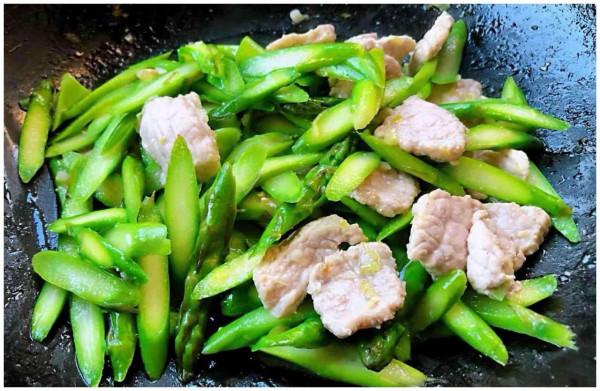 春天多給孩子吃這5大&OpenCurlyDoubleQuote;黃金菜&rdquo;，營養高價格低，孩子愛吃長得快