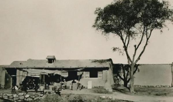 此人開國稱帝，縣醫院設立為皇宮，40多名護士被封為妃子