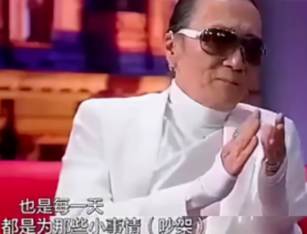 謝賢的心酸：談到兒子謝霆鋒離婚止不住流淚，怕謝霆鋒走我老路